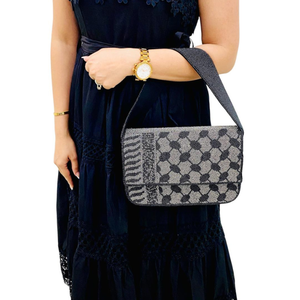 Sacs à bandoulière perlés faits main à motif à carreaux avec des designs personnalisés, présentant les dernières tendances en matière de sacs personnalisables très vendus. - Product Image 4