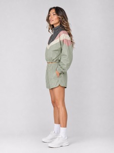 Conjunto Corto de Chaqueta y Pantalones Cortos Cortavientos para Mujer de Alta Calidad, Elegante, Ligero y Cómodo - Product Image 5