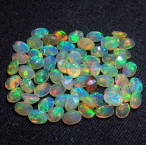 Opale d'Éthiopie naturelle Welo, taille facetée, forme ovale, jeu de couleurs multibrillantes, vente en gros - Product Image 5