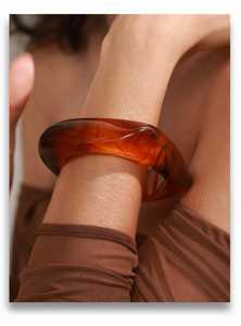 ชุดกำไลข้อมือเรซิ่นวินเทจ B.H CRAFTS รุ่น BH-1678 สีเหลือง น้ำตาล ส้ม อะคริลิค ลูไซต์ เครื่องประดับแฟชั่นสำหรับทุกเพศ สไตล์โดดเด่น - Product Image 5