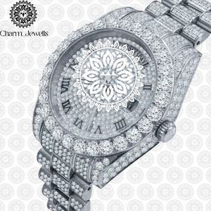 Reloj de Lujo Charm_Jewells, Dorado, 45mm, Redondo, Analógico, de Cuarzo, para Hombre, con Esfera de Cristal de Zafiro y Bisel de Diamantes - Product Image 3