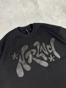 T-shirt graphique surdimensionné personnalisé en coton premium, coupe ample, style streetwear, avec impression en relief et broderie de logo personnalisée - Product Image 2