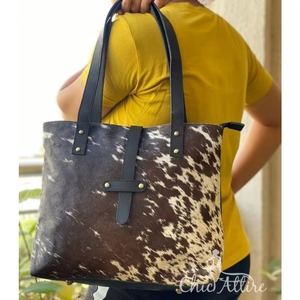 Bolso Tote Bohemio de Cuero Genuino con Pelo de Vaca, Bolso de Hombro Vintage Ligero - Product Image 1