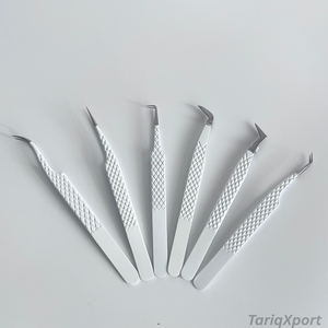 Pinces à cils professionnelles personnalisées, noires et blanches, en acier inoxydable japonais durable, avec pointe en fibre et grip diamanté, pour extensions de cils - Product Image 5