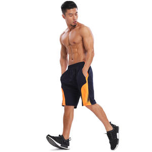 Shorts décontractés pour hommes en mélange de coton, motif rayé classique, style estival élégant, respirant et léger, shorts de plage, shorts de villégiature - Product Image 1