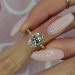 Anillo de compromiso de moissanita en oro de 14K con halo oculto, solitario, alternativa al diamante cultivado en laboratorio, anillo nupcial, regalo para ella - Product Image 4