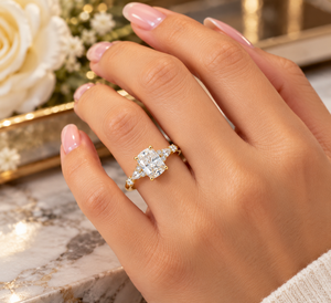 Bague Éternité Ovale en Or Jaune avec Moissanite, Sertie à Griffes, Bijou de Luxe pour Femme, Or Massif 14K Certifié GRA - Product Image 2