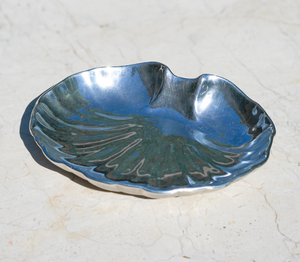 High Polished Silver Finish Metal Seashell Shaped Decorative Dish Scallop Shell Trinket Tray for Home Decor & Hotel Amenities - Product Image 1