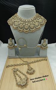 Parure de mariée ethnique en alliage blanc royal avec perles et Kundan, collier ras-du-cou plaqué or lourd, fait main, pour fiançailles, mariage, fête, cadeau de haute qualité - Product Image 2
