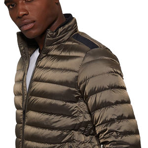 Chaqueta Acolchada Personalizada con Logotipo para Hombre en Venta, Chaqueta de Plumón de Invierno para Hombre de Última Moda con Manga Larga y Diseño Personalizado - Product Image 3