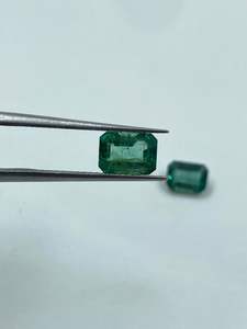 พลอยมรกตธรรมชาติแบบเม็ด (ชุด 2 เม็ด) สำหรับแหวน เกรดเครื่องประดับ จากอินเดีย ราคาขายส่ง - Product Image 3