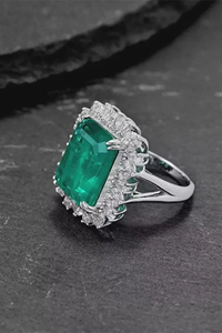Anillo de Compromiso de Oro Blanco de 14K con Diamante Verde Esmeralda Creado en Laboratorio, Estilo Art Deco, 4Ct - Product Image 3