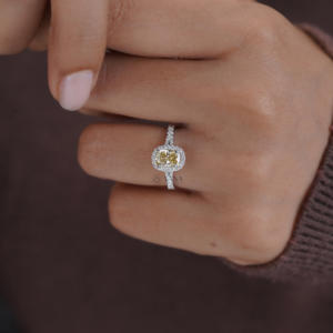 1.47 TCW jaune coussin coupe Moissanite bague de fiançailles tige fendue Halo pavé réglage argent 18K or massif fêtes spécial - Product Image 3