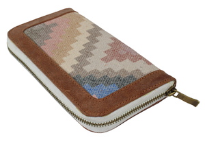 Pochette de créateur artisanale haut de gamme imprimée sur mesure pour femme, style moderne, plusieurs poches, fermeture éclair, tendance pour l'été - Product Image 3