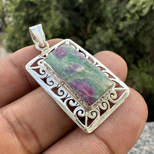 Wholesale Natural <b>Ruby</b> Fuchsite Gemstone Pendant 925 Sterling Silver Rectangle Filigree Frame Charm Pendant Jewelry for Women - Product Image 3