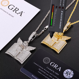 Pendentif ange biblique unisexe plaqué or 18 carats avec moissanite, charme religieux chrétien avec design croix et ailes - Product Image 6