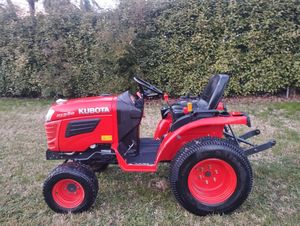 Tracteur agricole compact KUBOTA M6060 65HP avec cabine et chargeur, moteur diesel 4x4, à vendre dans le monde entier à prix avantageux - Product Image 2