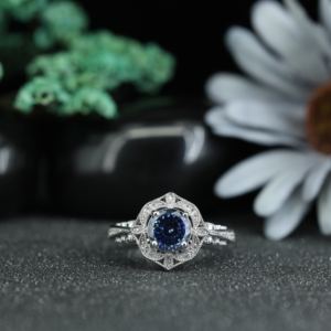 Bague de Fiançailles Vintage en Moissanite Bleue Prix Usine, Anneau de Mariage Antique en Argent 925 Plaqué Rhodium pour Femme - Product Image 1