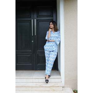 Conjunto de Pijama Ikat Symphony para Mujer con Diadema a Juego, Ropa de Dormir Cómoda - Product Image 3