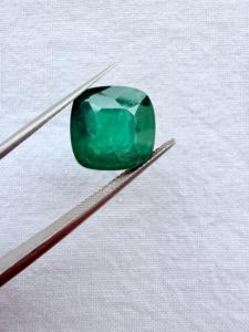Meilleures ventes de pierres précieuses synthétiques en émeraude en vrac, bagues, boucles d'oreilles, pendentifs, colliers, en gros, par le fournisseur au meilleur prix - Product Image 3