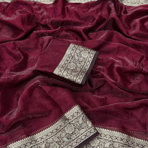 ผ้าไหมบาเนราสีสีน้ำตาลแดงพร้อมขอบปักดิ้นทองอย่างประณีต – ชุดแต่งงานแบบดั้งเดิมของอินเดีย - Product Image 2