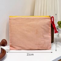 Tas Rias Kotak-kotak Klasik Portabel Sempurna untuk Penggunaan Saat Bepergian Tas Alat Tulis dengan Desain dan Penyimpanan yang Luas serta Warna-warna yang Menarik