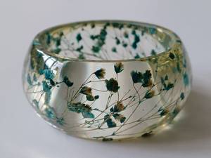 Bracelets en résine époxy faits à la main avec coquillages naturels incrustés, design moderne et élégant, thème ange et amour, pour la Saint-Valentin - Product Image 1