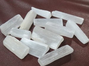 Selenita Natural en Bruto, Cristal de Selenita de Alta Calidad, Cristal de Yeso Natural, Proveedor Mayorista de Cristales Minerales - Product Image 2