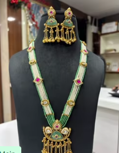 Ensemble de collier et de boucles d'oreilles en perles plaquées or de haute qualité, à la mode, aspect traditionnel, pour collection de mariage, pour femmes - Product Image 2