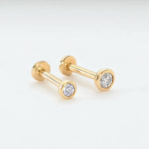 Fournisseur en gros de piercings en or massif 14K avec diamant de laboratoire serti clos de 2mm et 3mm, labret à filetage interne, hélix, tragus, direct usine - Product Image 1