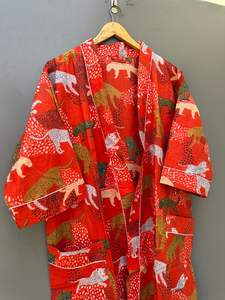 Kimono de algodón con estampado de tigre, hecho a mano, estilo bohemio, para la playa. - Product Image 6