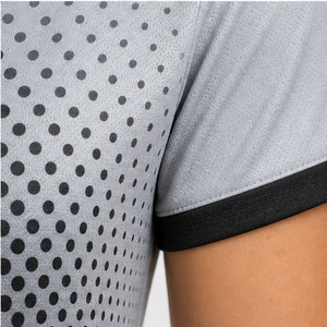 Polo de Manga Corta para Mujer con Logotipo Personalizado, Color Gris Plateado con Degradado de Puntos, Secado Rápido, Sublimación, Ropa Deportiva de Golf - Product Image 5