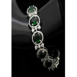 กำไลข้อมือดีไซน์เก๋ไก๋ คุณภาพพรีเมียม สีขาว ประดับคริสตัลระยิบระยับ สำหรับผู้หญิงและเด็กผู้หญิง คอลเลคชั่นสำหรับงานปาร์ตี้ - Product Image 2