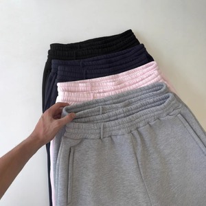 Shorts personnalisés pour hommes en molleton épais avec broderie, style streetwear, effet vieilli, délavé soleil et délavé à l'acide - Product Image 3