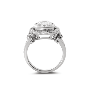 Bague en or blanc 18 carats de 4,5 ct, style victorien d'inspiration antique, avec un solitaire de forme coussin allongé et un serti en filigrane orné - Product Image 5
