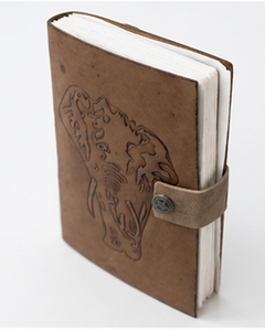Journal en cuir avec motif d'éléphant, carnet artisanal vintage, journal de style antique, cadeau unique pour lui/elle, journal de la faune - Product Image 1