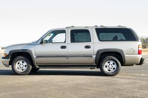 Chevrolet Suburban 1500 4x4 de 2003 - Product Image 2