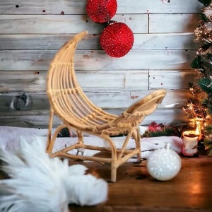Silla de Ratán Minimalista, Ecológica y Duradera, Color Beige, Muebles para Sala de Estar, Diseño Moderno, Accesorio de Fotografía, Forma de Luna - Product Image 5