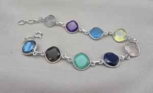 Bracelet à breloques plaqué argent avec pierres multicolores serties en canal, forme ronde, pierres précieuses naturelles, bijoux tendance pour femme, cadeau raffiné - Product Image 3