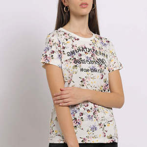 T-shirts pour femmes en coton bio, tissu doux et écologique avec option d'impression personnalisée. T-shirts à col rond pour femmes, impression personnalisée. - Product Image 2