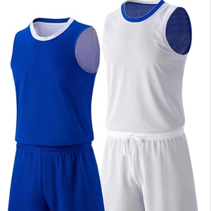 Ensemble de maillot de football pour hommes, bleu royal, imprimé graphique rose sublimé, chemise à manches courtes et short assorti - Product Image 5