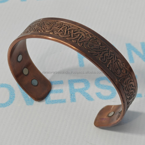 Brazalete Magnético de Cobre Grabado Antiguo, Joyería Terapéutica Forjada a Mano para Vitalidad Diaria, Sanación Holística y Flujo de Energía Natural - Product Image 4