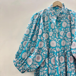 Robe décontractée mi-longue pour femme en coton tissé 100% uni, à manches courtes, taille empire, style babydoll, coupe ample et fonctionnelle à col en V oversize - Product Image 4