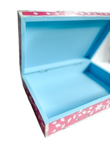 Boîte à bijoux personnalisée en incrustation de nacre faite à la main avec compartiments en os idéal pour le rangement des bagues, des colliers et des boucles d'oreilles - Product Image 4