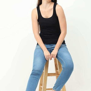 Mono elástico de verano sin mangas con cuello redondo y bajo ajustado acanalado, elegante body para mujer - Product Image 4