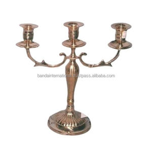 Soporte cónico de vela de tres luces de latón de alta calidad acabado dorado para decoración de Navidad de oficina en casa otros candelabros linternas - Product Image 1