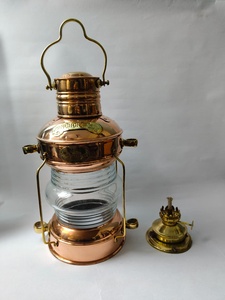 Lámpara de aceite de cobre hecha a mano, tradicional, tipo Diya, ideal para la práctica de Puja, decoración del hogar, iluminación festiva, disponible para la venta. - Product Image 1
