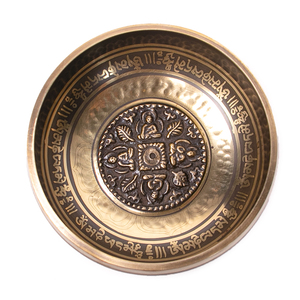 Ensemble de bols chantants tibétains de 12 cm avec 4 dés Bouddha sculptés, motif mantra et mandala, gravure à la marteau - Product Image 3