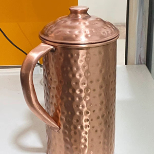 Juego de jarras de cobre para servir agua en cenas familiares, juego de metal con vasos, duradero, reutilizable, para cocina, comedor y bebidas. - Product Image 1