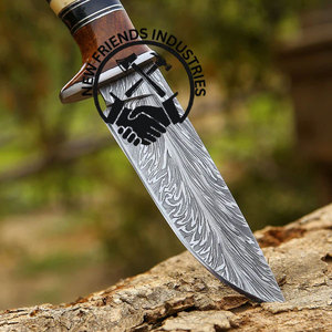 Couteau de chasse et de survie personnalisé en acier Damas, 10,5 pouces, manche en bois de rose et os, lame fixe forgée à la main, couteau tactique - Product Image 4
